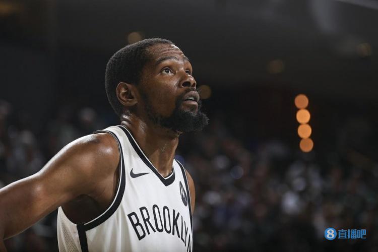 西甲战报：斯威德伯格梅开二度，九人皇马0-2塞尔塔（西甲快讯：斯威德伯格双响，皇马九人作战0-2负塞尔塔）