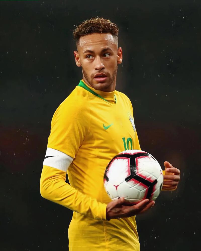 费内巴切门将利瓦科维奇自租借加盟赫罗纳以来，还没...（租借转投赫罗纳后，费内巴切门将利瓦科维奇至今仍未…）