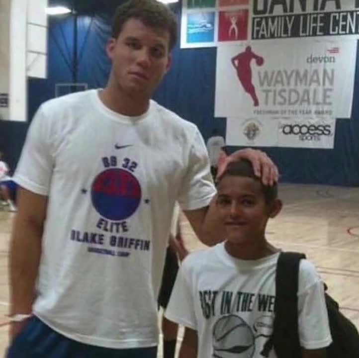 巴萨梅西进球助球队领先皇家社会（梅西破门，巴萨领先皇家社会）