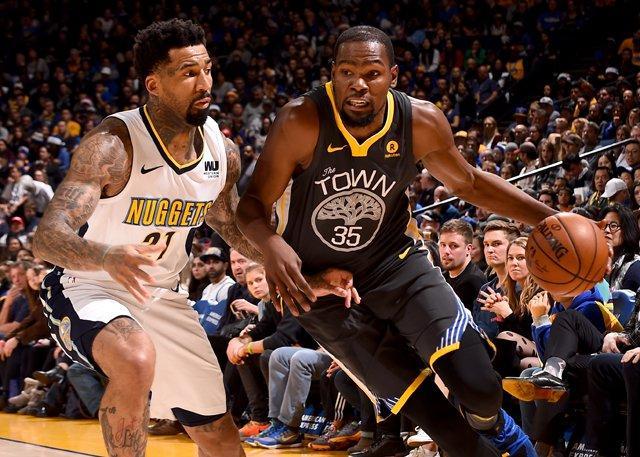 路易斯·恩里克：从第二名到动力源，巴黎圣日耳曼的逆境新篇章（路易斯·恩里克：将第二名化作驱动力，开启巴黎圣日耳曼逆袭新章）