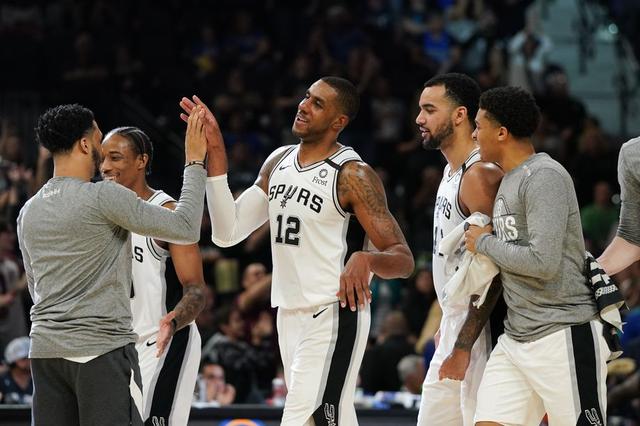 每体：孔德提前退出巴萨今日训练，出战塞尔塔成疑（每体：孔德今日巴萨训练提前离场，出战塞尔塔存疑）